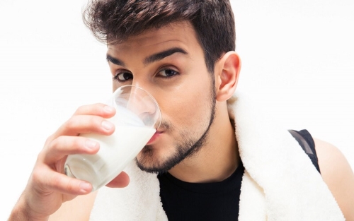 Nam giới được khuyến khích sử dụng sữa đậu nành để bảo vệ sức khỏe