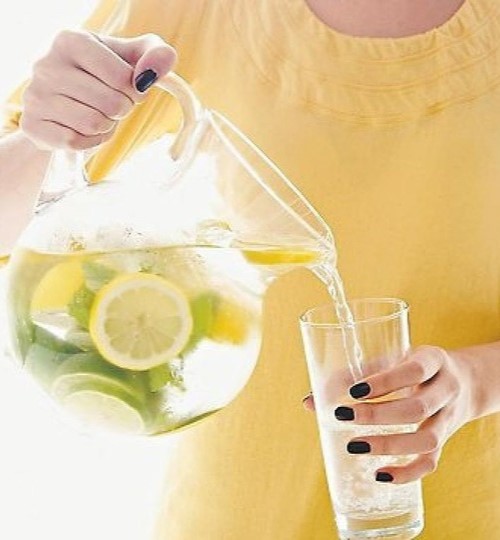 Uống nước chanh thúc đẩy quá trình hydrat hóa cơ thể