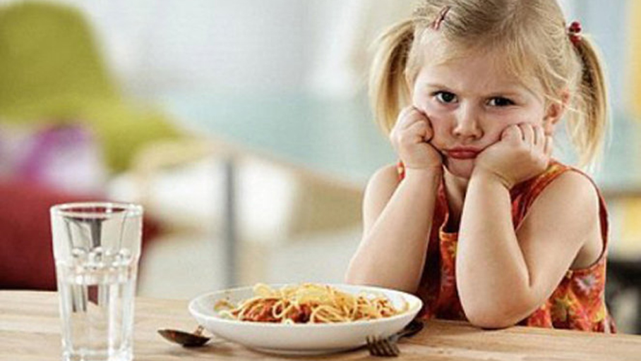 Cách khắc phục trẻ 5 tuổi biếng ăn mà ba mẹ cần biết